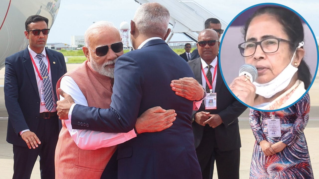 মুইজ্জুকে জড়িয়ে ধরার আগে আপনি তার ধর্ম জিজ্ঞাসা করেছিলেন?