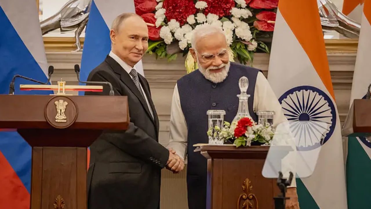 মার্কিন চাপ উপেক্ষা করে ভারত-রাশিয়ার চুক্তি