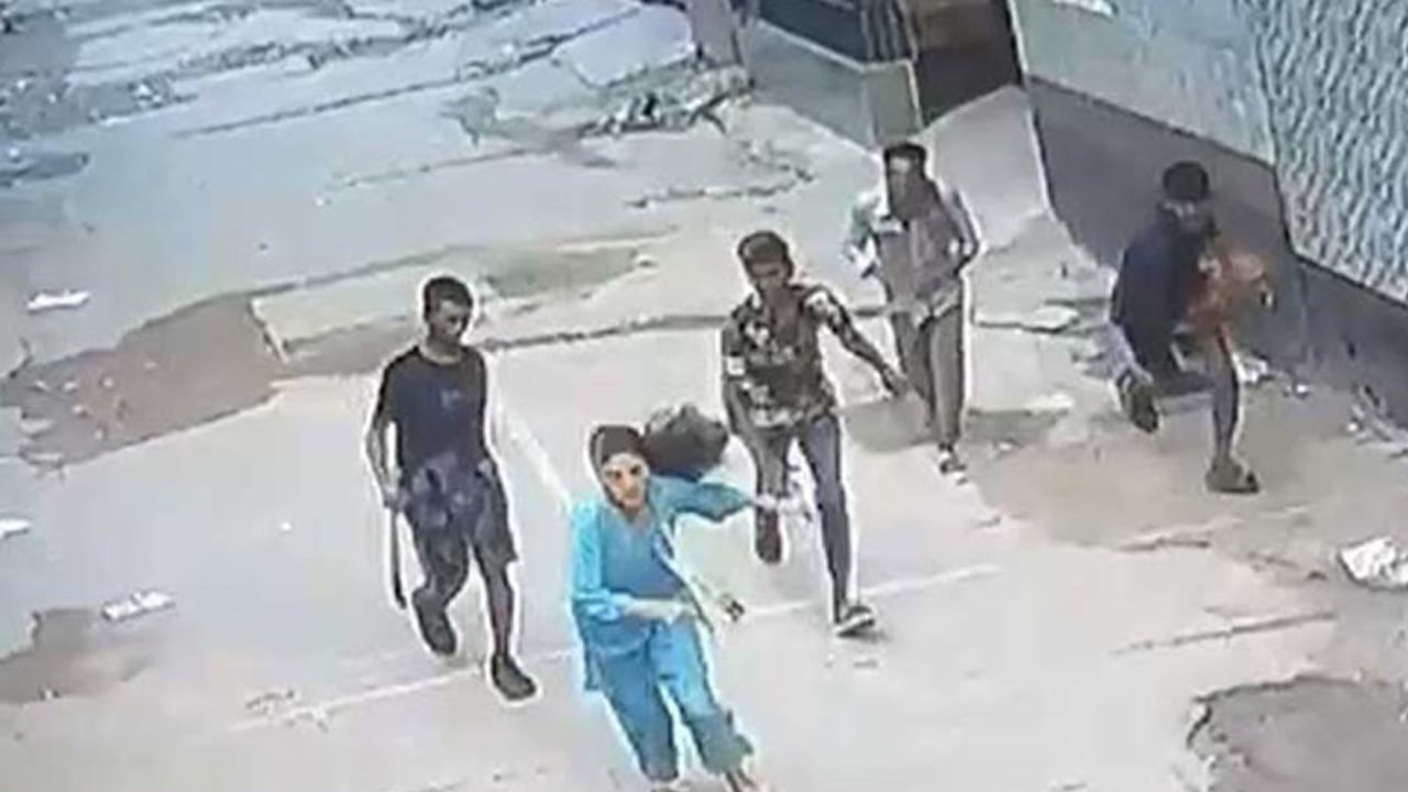 আতঙ্কের জনপদ মোহাম্মদপুর সক্রিয় অর্ধশত অপরাধী চক্র
