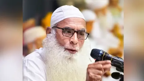 আমরা সবাই ঐক্যবদ্ধ, সমাজে বিভ্রান্তি ছড়ায় এমন বক্তব্য দেবেন না: মুহিউদ্দীন রব্বানী