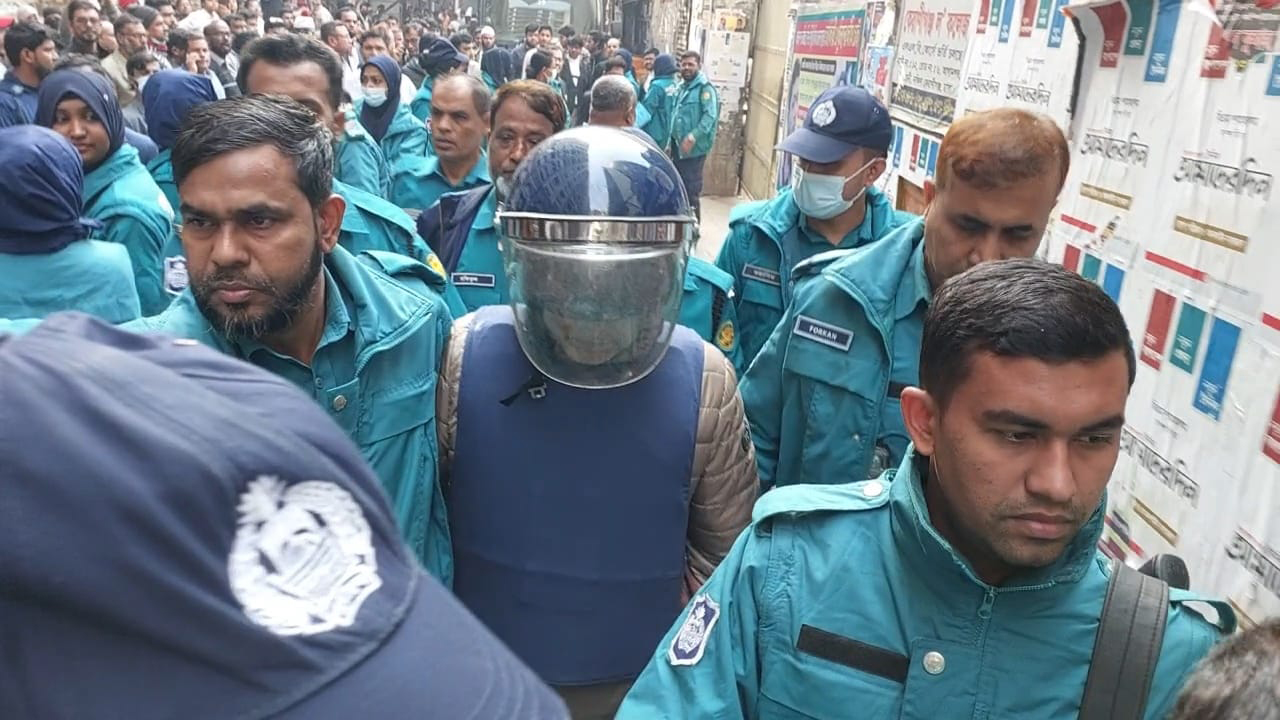এফবিসিসিআই'য়ের সাবেক সভাপতি মহিউদ্দিন তিন দিনের রিমান্ডে