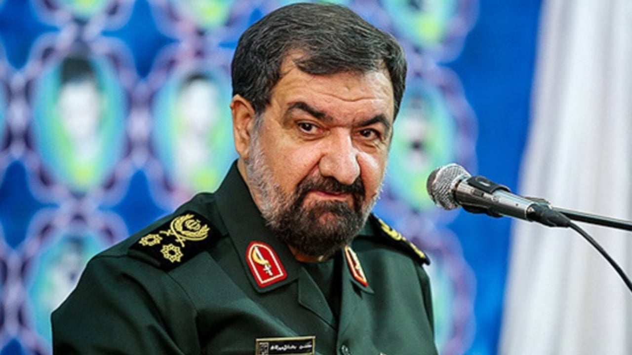 হরমুজ প্রণালিতে মার্কিন জাহাজ ডুবিয়ে দেওয়ার হুঁশিয়ারি ইরানের