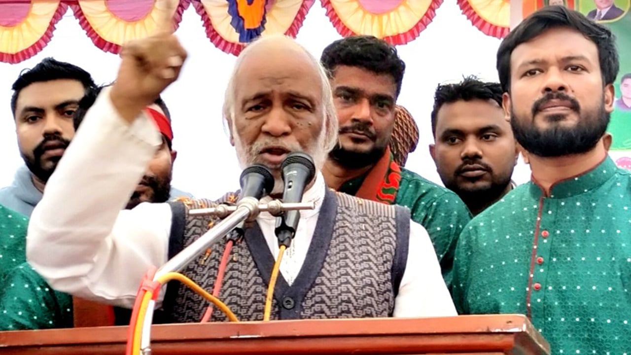 ‘বন্দুকের গুলি বুক পেতে নিয়েছে বলেই ছাত্ররা আজ বিজয়ী’