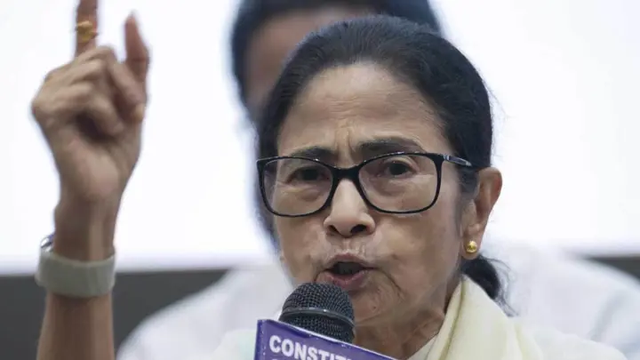 ‘উই ওয়ান্ট জাস্টিস’, সিইসির পদত্যাগ চেয়ে বললেন মমতা