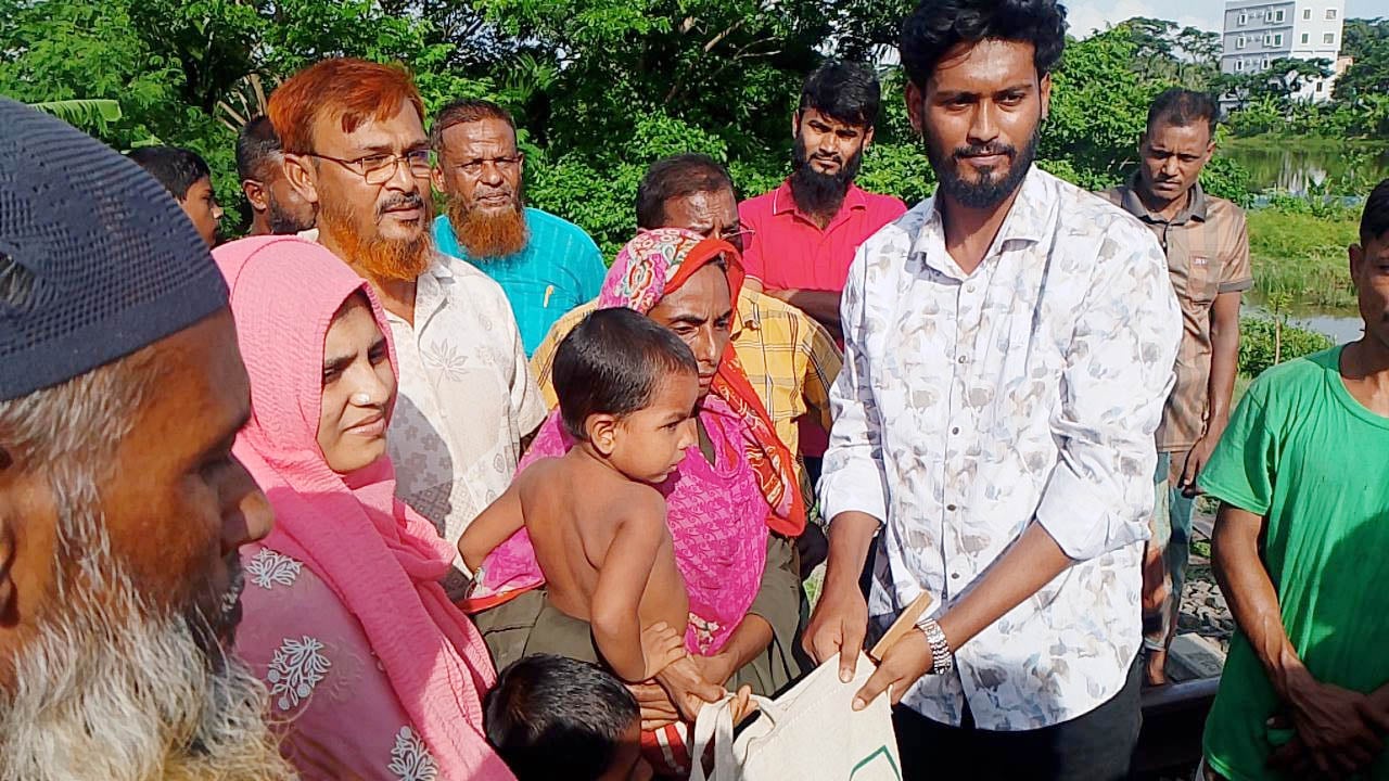 নিজের খাবার জোগাতে চুল বিক্রি করা রেহানার পাশে দাঁড়াল প্রশাসন