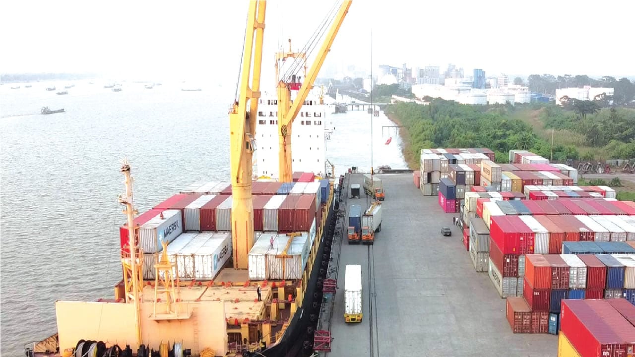 সাত মাসে মোংলা বন্দরে রেকর্ড পরিমাণ কন্টেইনার হ্যান্ডলিং