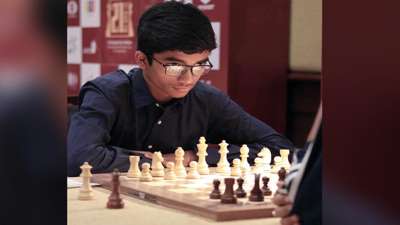 বিশ্ব র‌্যাপিড দাবায় দুই গ্র্যান্ড মাস্টারকে হারালেন মনন