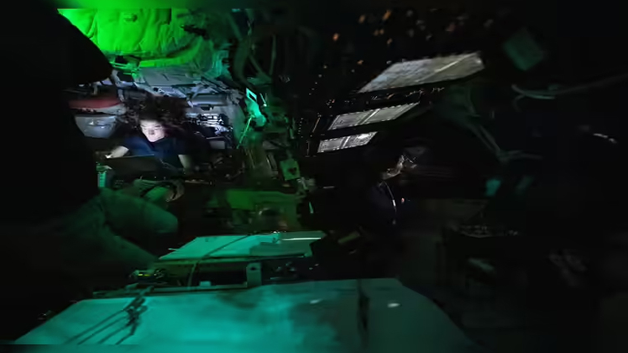 চাঁদের কক্ষপথে পৌঁছানোর প্রস্তুতি নিচ্ছেন আর্টেমিস নভোচারীরা