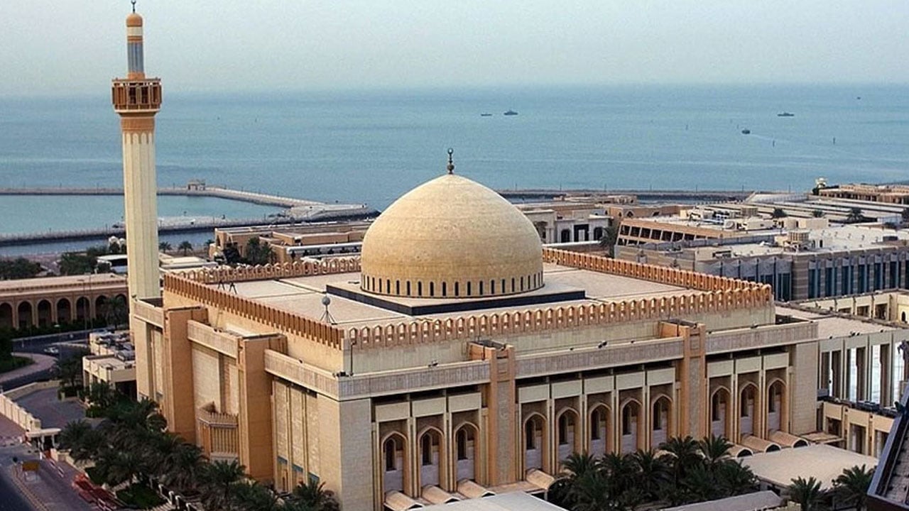 সব মসজিদে তারাবির নামাজ বন্ধ করে দিল কুয়েত