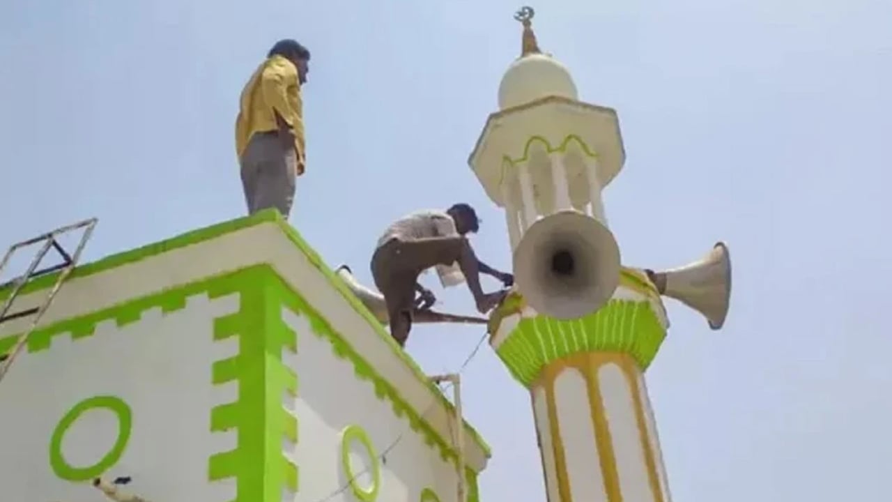 কলকাতার বহু মসজিদে জুমার আজান শোনা যায়নি, আতঙ্কে মুসলিমরা