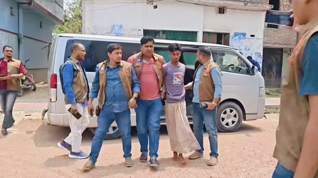 সিংড়ায় মাছ ব্যবসায়ীকে গলা কেটে হত্যা
