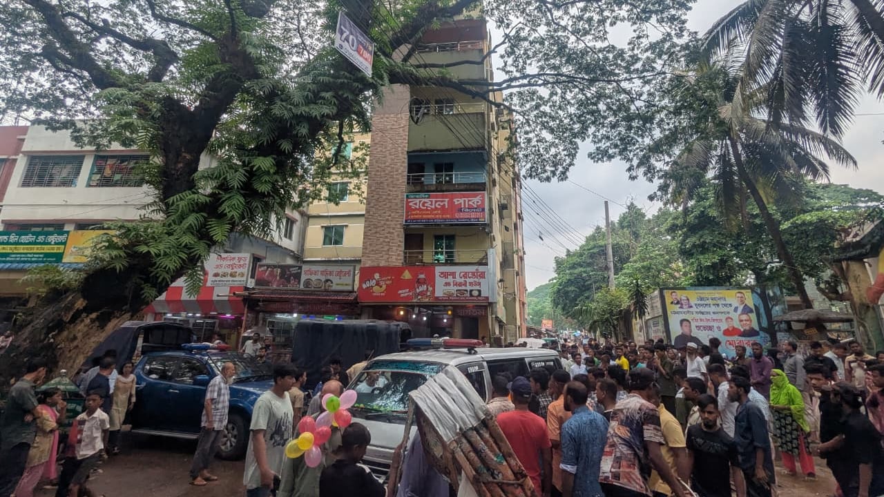 চট্টগ্রামে হোটেল থেকে নারী পুরুষের লাশ উদ্ধার