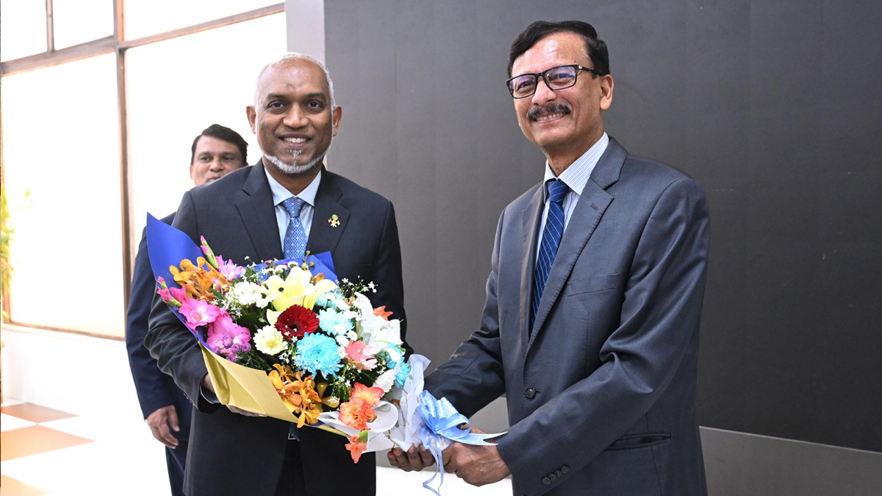 ঢাকায় পৌঁছেছেন মালদ্বীপের প্রেসিডেন্ট মুইজ্জু