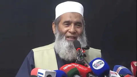 ‘স্বেচ্ছায় পদত্যাগ করাই সরকারের জন্য সম্মানজনক হবে’