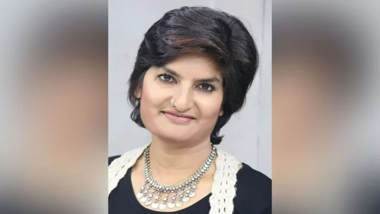 বিতর্কিত সাংবাদিক মুন্নি সাহার ১৮ কোটি টাকা জব্দ