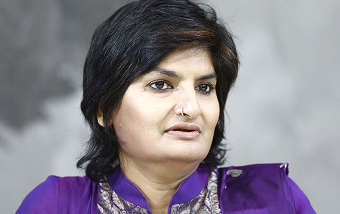 সাংবাদিক মুন্নী সাহার দেশত্যাগে নিষেধাজ্ঞা
