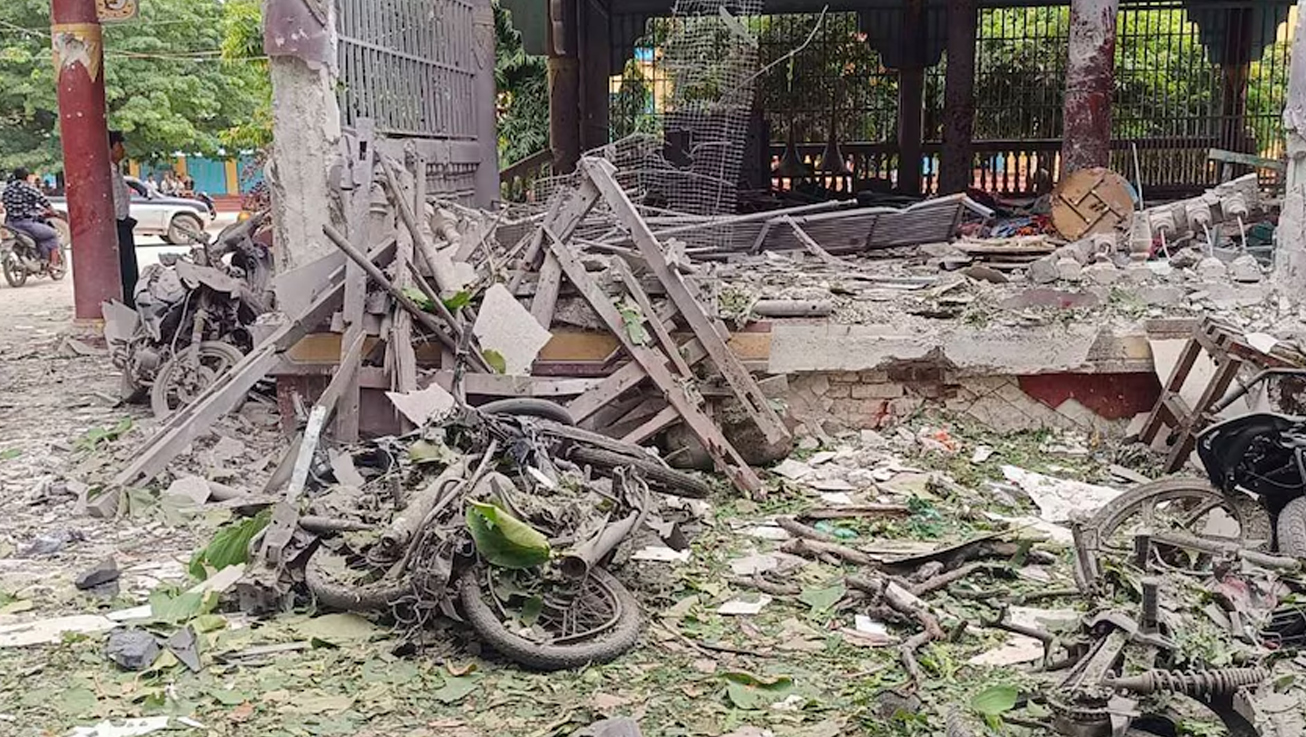 মিয়ানমারে জান্তা বাহিনীর বিমান হামলায় নিহত ২০