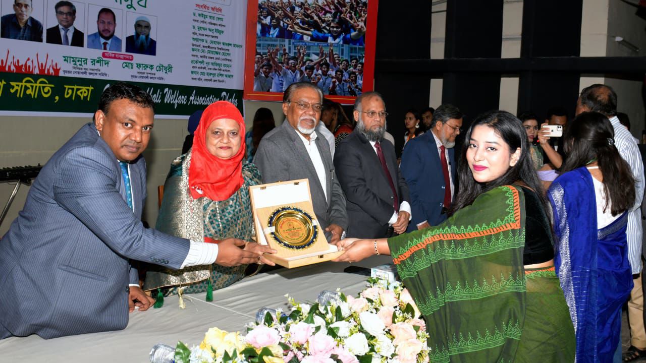 নোয়াখালীতে তারুণ্যের উৎসব ও কৃতী শিক্ষার্থী–গুণীজন সংবর্ধনা