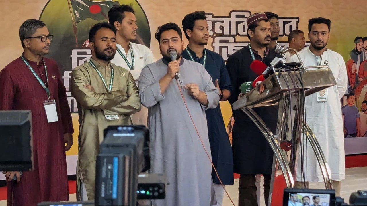 আ. লীগ যেখানেই কার্যক্রম শুরু করবে এনসিপির কর্মীরা সেখানেই বাধা হয়ে দাঁড়াবে