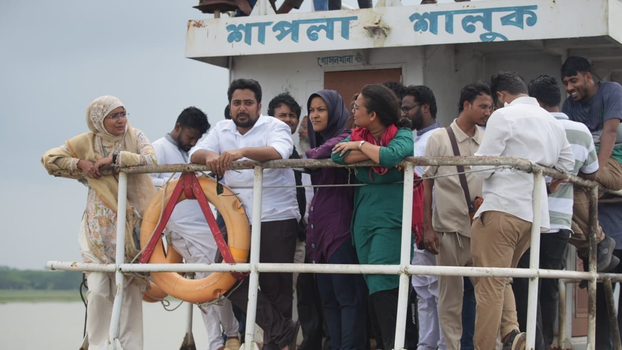 গোপালগঞ্জের উদ্দেশে বরিশাল ছেড়েছেন এনসিপি নেতারা