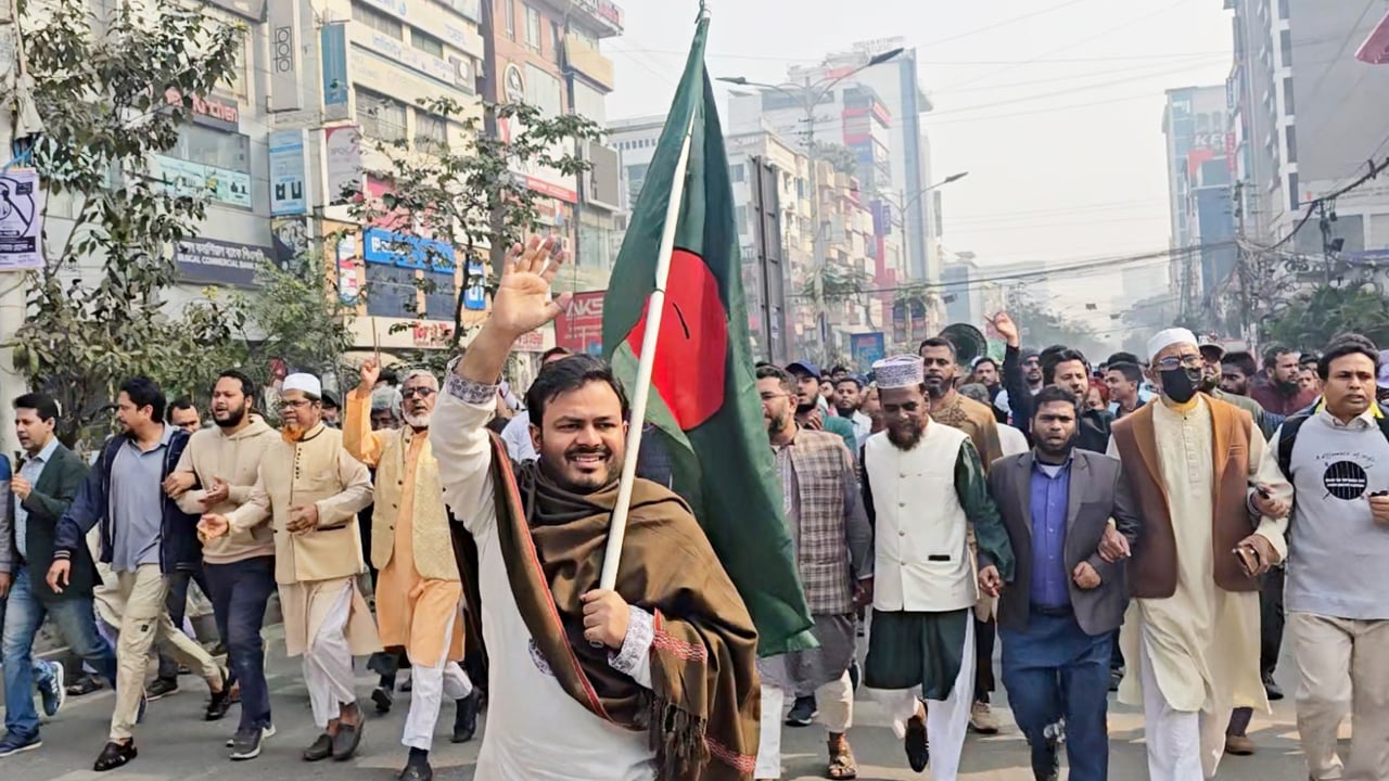 চাঁদাবাজি রুখতে ব্যবসায়ীদের পাশে থাকবো: এনসিপি নেতা আদীব