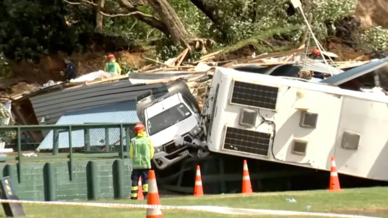 নিউজিল্যান্ডে ভূমিধস, নিখোঁজ ৬
