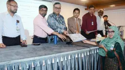 পেপারলেস হচ্ছে জাতীয় বিশ্ববিদ্যালয়ের কার্যক্রম