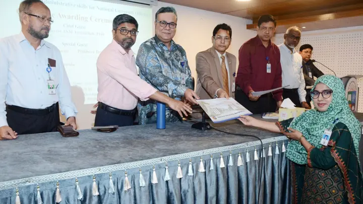 পেপারলেস হচ্ছে জাতীয় বিশ্ববিদ্যালয়ের কার্যক্রম