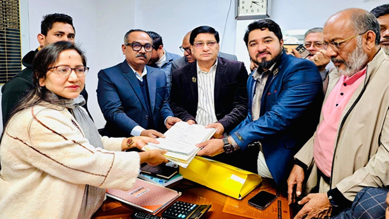 ঢাকা-৫ আসনে মনোনয়ন জমা দিলেন নবীউল্লাহ নবীর