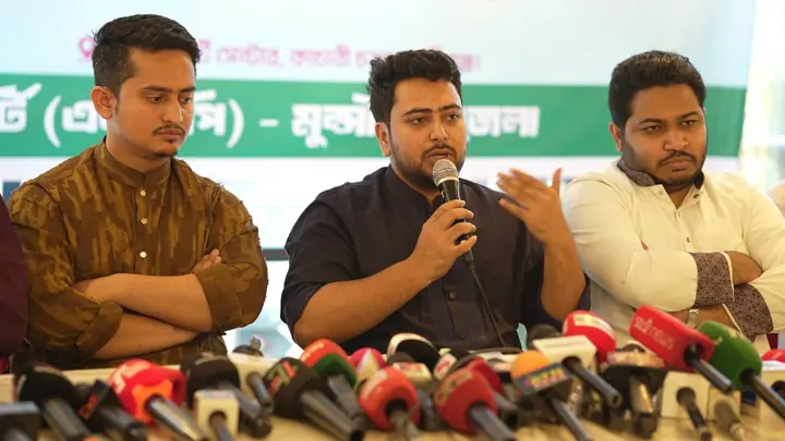 তত্ত্বাবধায়ক সরকারে নিজেদের লোক বসানোর পাঁয়তারা করছে বিএনপি: নাহিদ ইসলাম