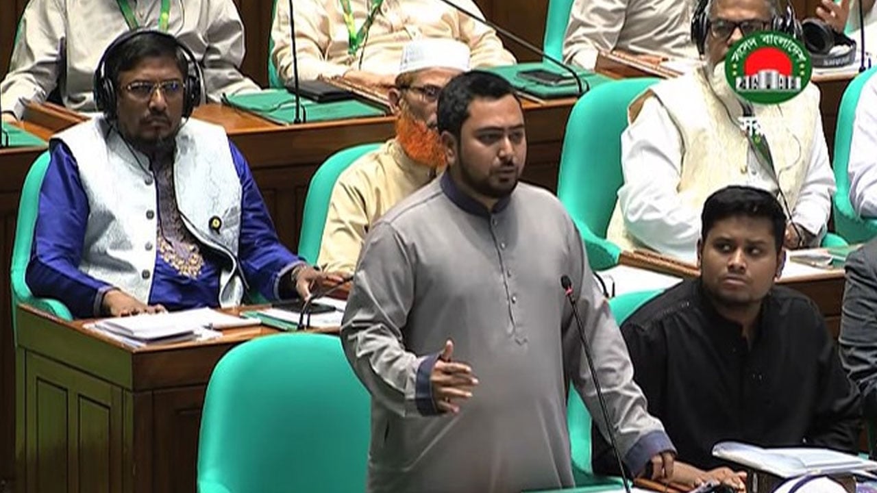 রাষ্ট্রপতিকে অপসারণ করে গ্রেপ্তার করা প্রয়োজন: নাহিদ ইসলাম