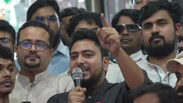 জেলা পরিষদের প্রশাসকেরা স্থানীয় সরকার নির্বাচনে অংশ নিতে পারবেন না: নাহিদ ইসলাম