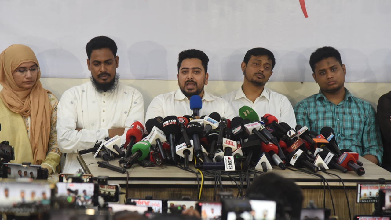 উপদেষ্টা আসিফ ‍ও মাহফুজের সঙ্গে এনসিপির কোনো সম্পর্ক নেই