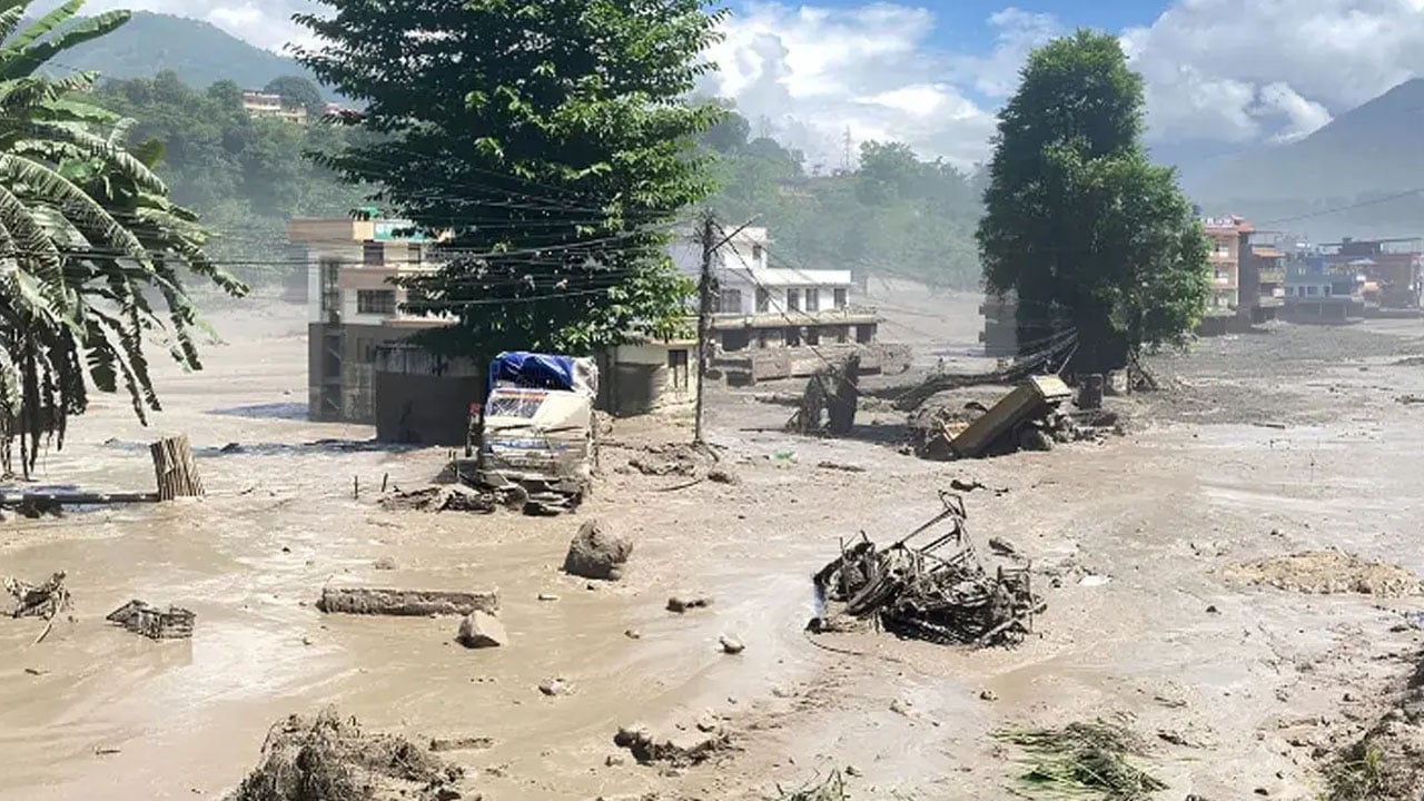 নেপালে আকস্মিক পাহাড়ি ঢলে নিহত বেড়ে ৯২, নিখোঁজ ৫০০
