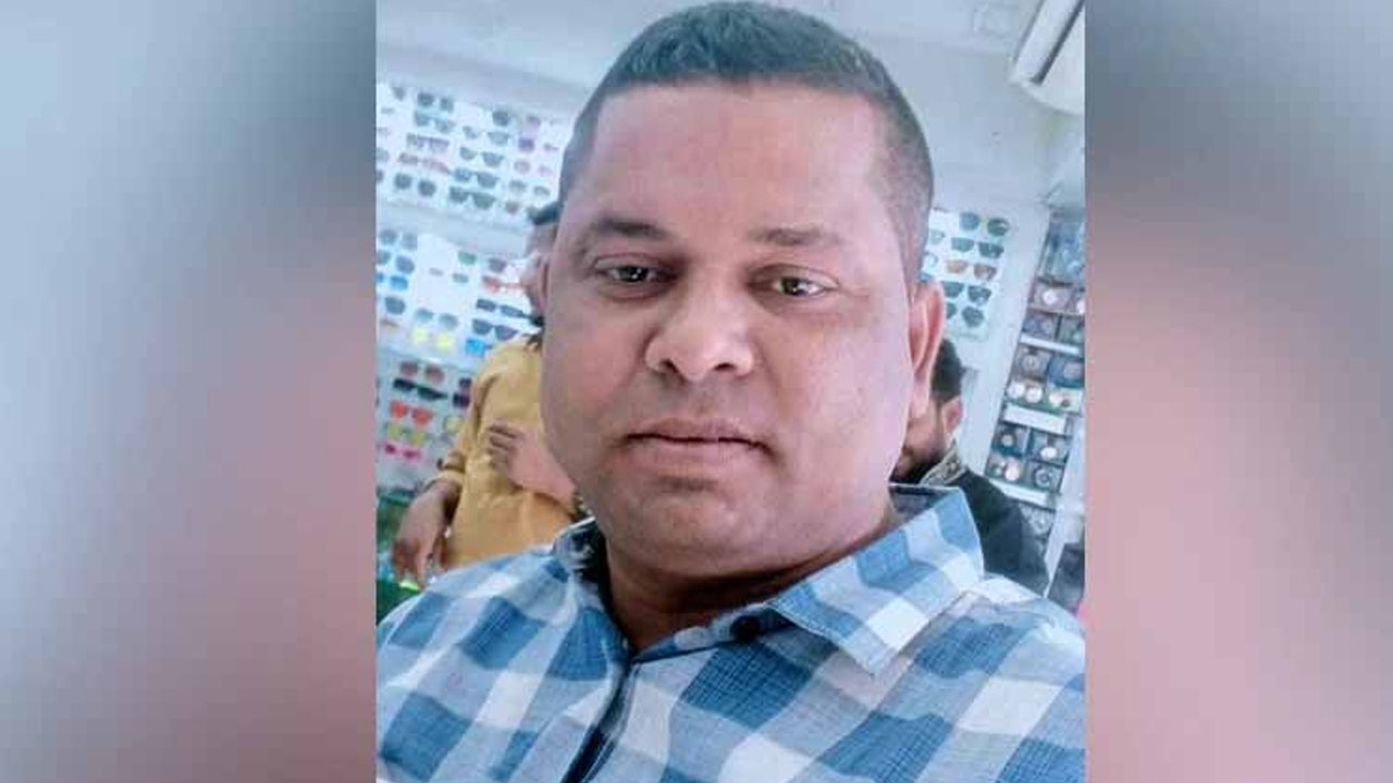 ঘুম থেকে ডেকে নিয়ে স্বেচ্ছাসেবক দলের নেতাকে হত্যা