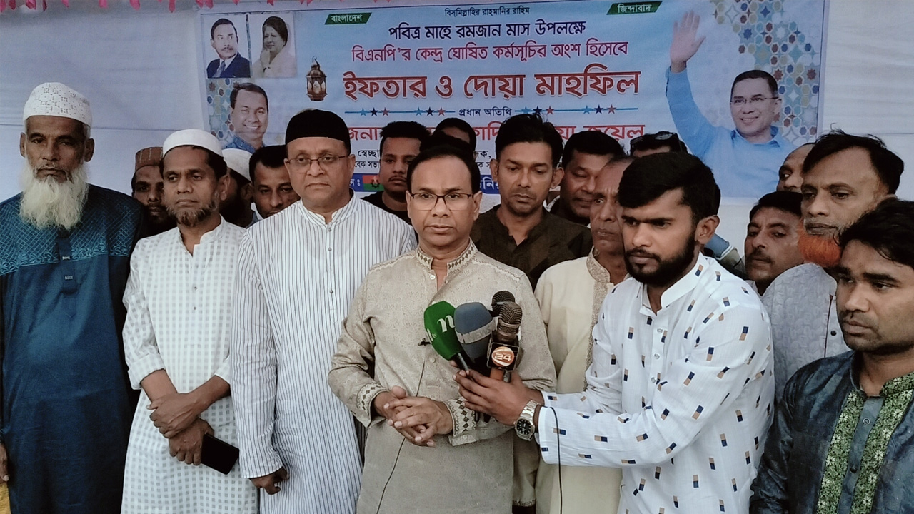 ‘অর্জিত বিপ্লবের চেতনা নস্যাৎ করছে কিছু গোষ্ঠী’