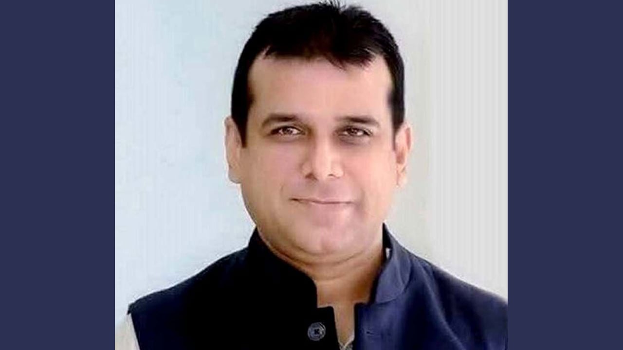 মনোনয়নপত্র তুললেন যুবলীগের কেন্দ্রীয় নেতা