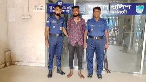 নরসিংদীতে হারপিক পান করে মা-মেয়ের মৃত্যু, হাসপাতালে ছেলে