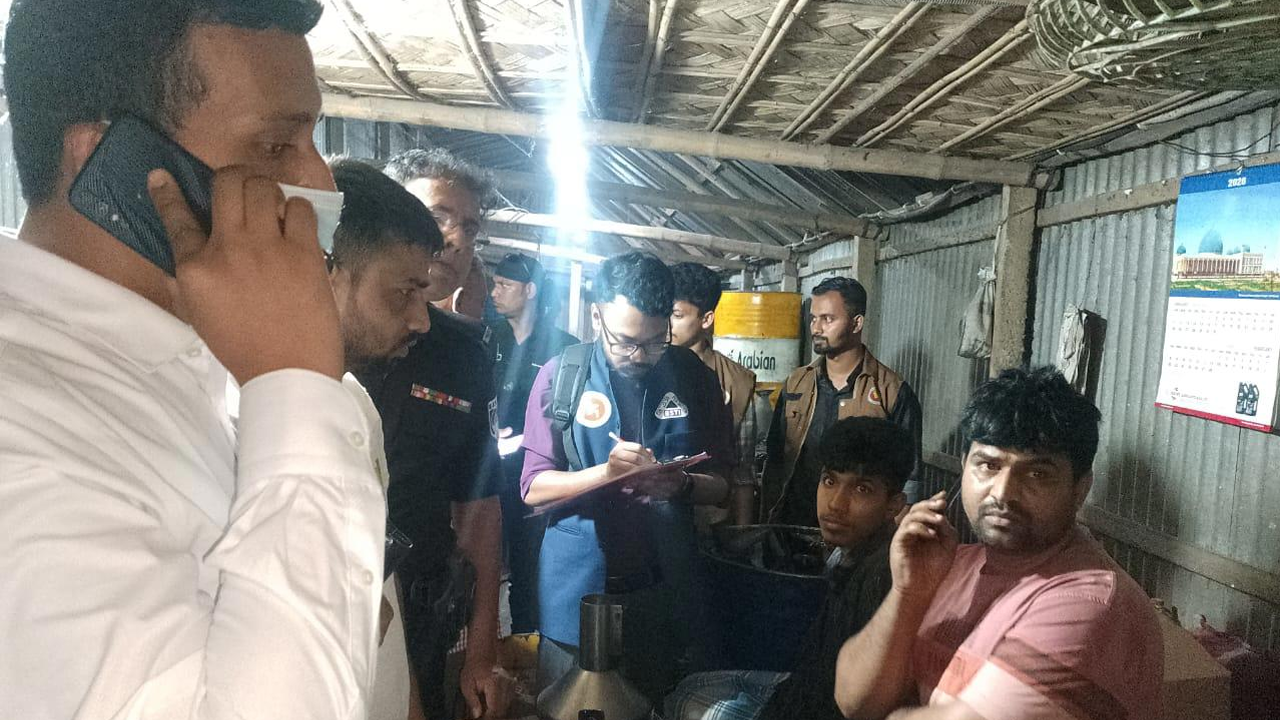 নরসিংদীতে গোয়েন্দা তথ্যের ভিত্তিতে অভিযান: জ্বালানি তেল জব্দ ও জরিমানা আদায়