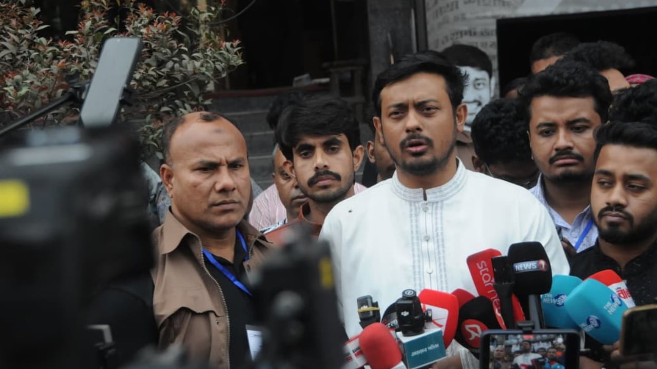 প্রিজাইডিং কর্মকর্তার বিরুদ্ধে পক্ষপাতিত্বের অভিযোগ পাটওয়ারীর