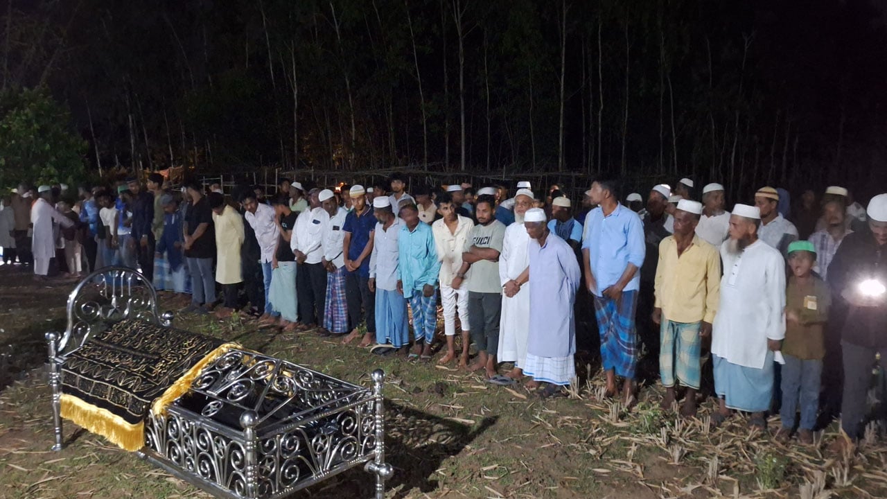 রাউজানের গুলিতে নিহত যুবদলকর্মী নাছিরের জানাজা সম্পন্ন