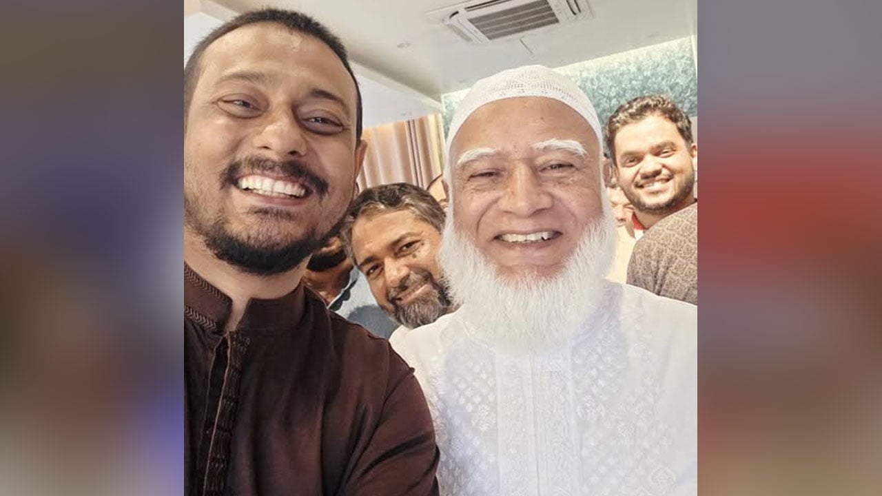 জামায়াত আমিরের সাথে সেলফি, পোস্টে যা বললেন পাটওয়ারী