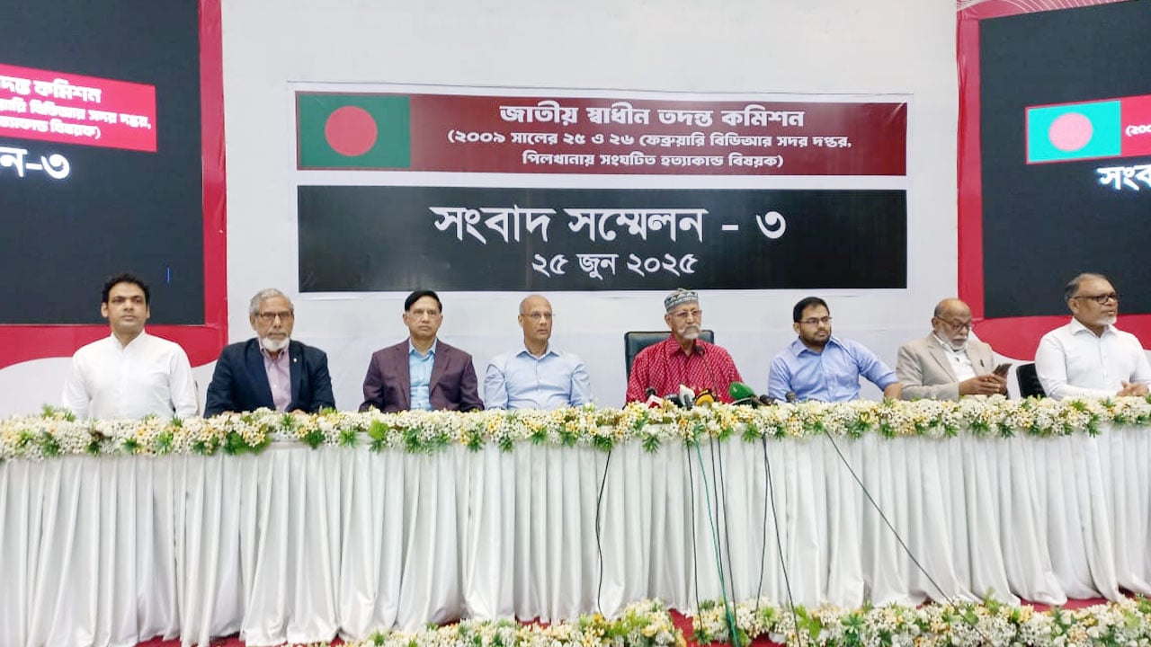ইমেইলে জবানবন্দি দিলেন আ.লীগের পলাতক দুই নেতা