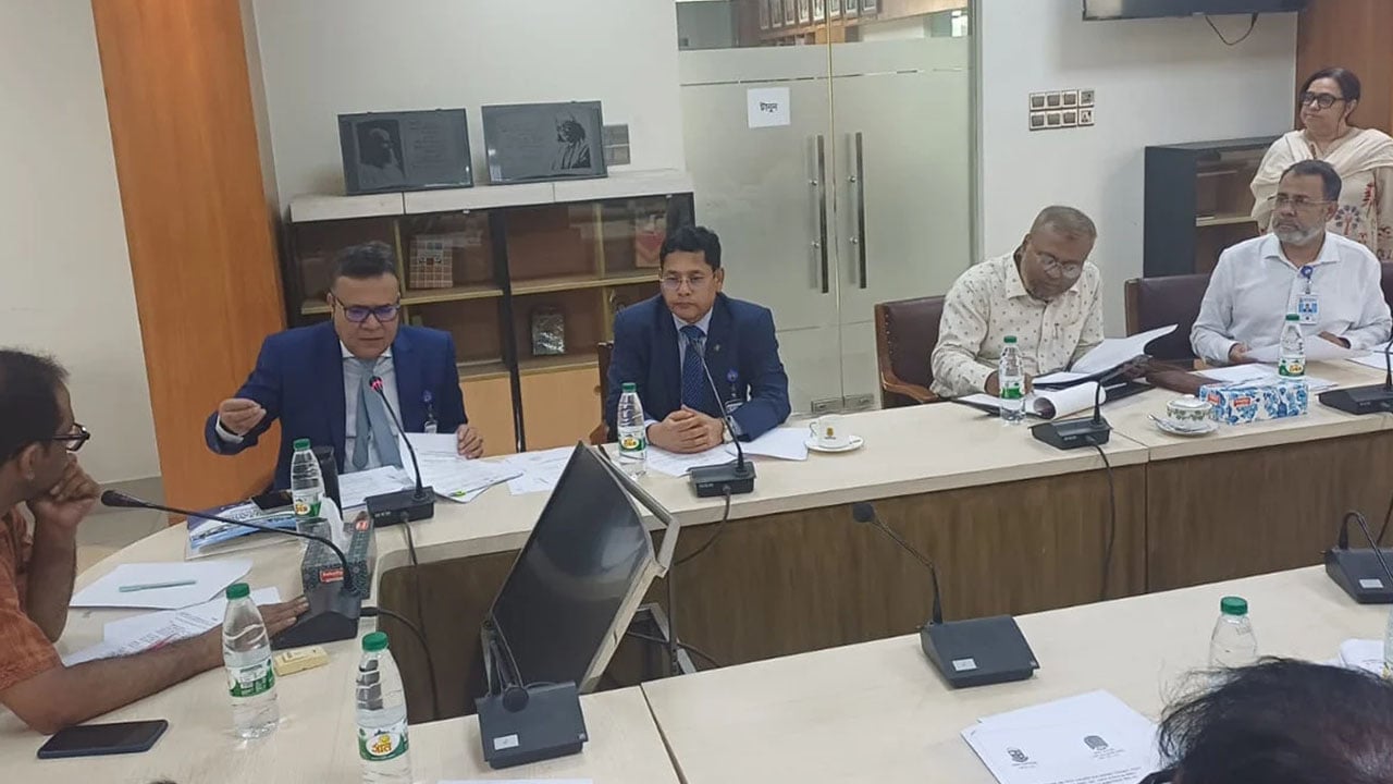 জাতীয় বিশ্ববিদ্যালয় ও বাংলা একাডেমির মধ্যে কো-পাবলিকেশনস বিষয়ে সমঝোতা
