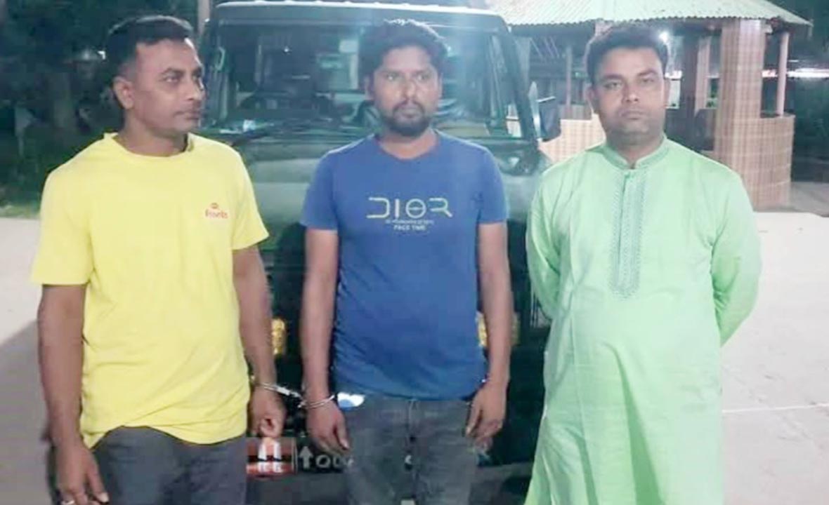 ধানের ট্রাকে চাঁদাবাজির অভিযোগে বিএনপি নেতাসহ আটক ৩