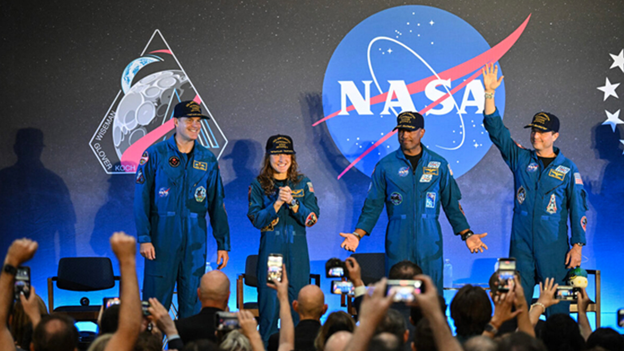 পৃথিবী যেন মহাকাশে এক ‘জীবনতরী’, ঐক্যের ডাক আর্টেমিস নভোচারীদের