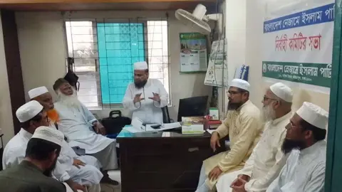 ভিন্নধর্মীদের অধিকার বেশি দেয় ইসলাম: মাওলানা আশরাফুল হক 