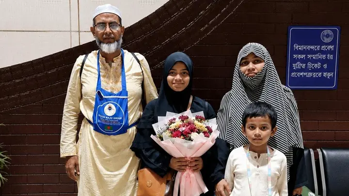 সৌদি আরব গেছেন সিরাত অলিম্পিয়াডের ওমরাহ বিজয়ী নাজিফা খান