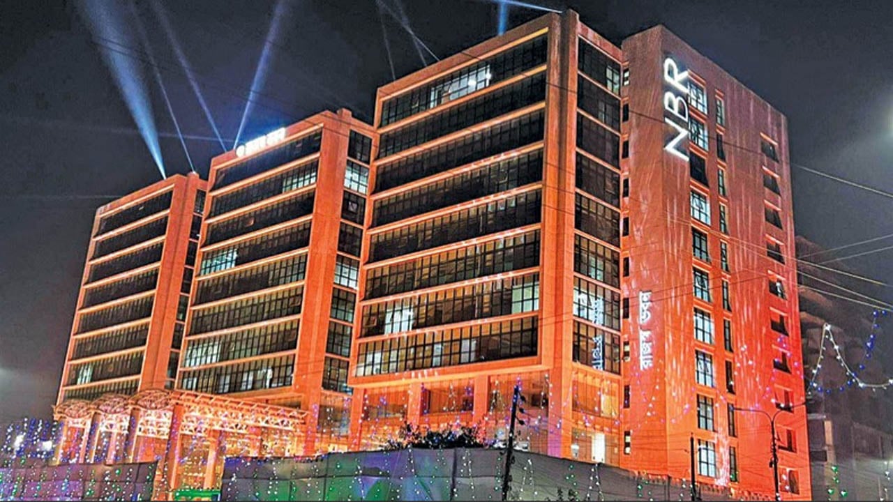 এনবিআরে বড় রদবদল, একযোগে ৩৬ কর্মকর্তা বদলি
