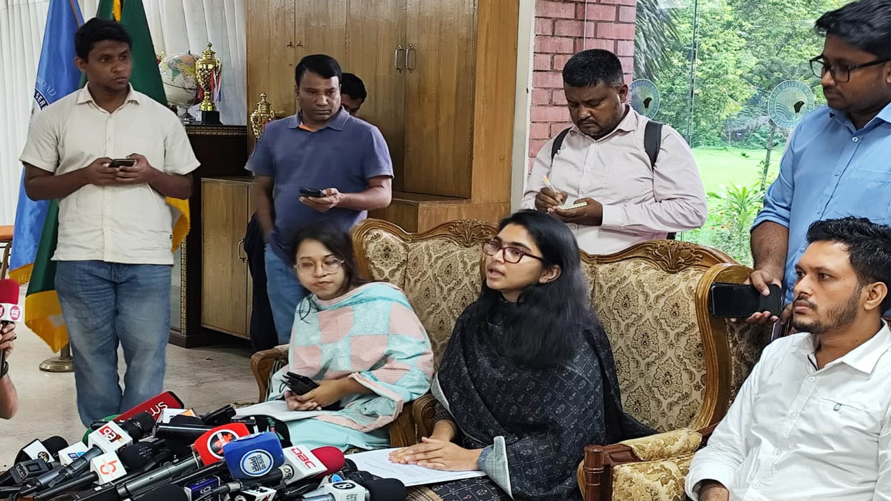 ৭২’র মূলনীতি বাদ ও প্রধানমন্ত্রীর মেয়াদের বিষয়ে নমনীয় এনসিপি